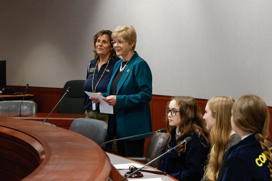 6_Zawistowski - Bear skit 040126-6126.jpg